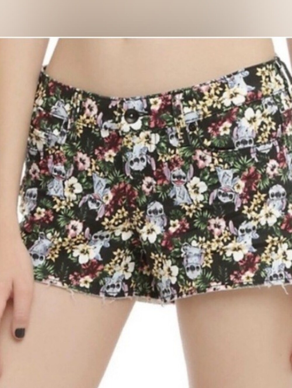 STITCH HOT TOPIC Floral Skull Print Denim Shorts - Black Background